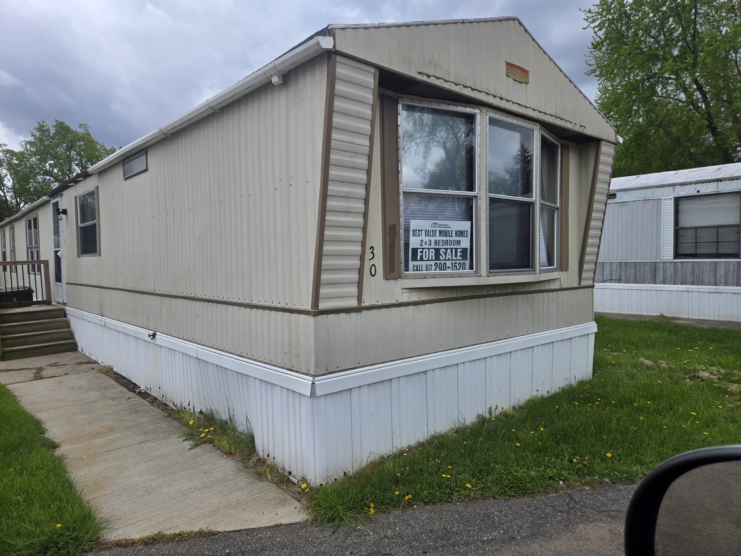 1716 E Lansing Rd.